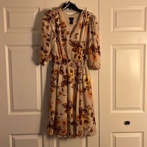 Women's dress. Size 12. Excellent condition. Knee length. 3/4th sleeves